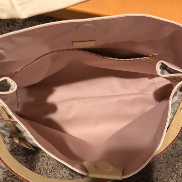 New used once Louis Vuitton Graceful mm. - Picture 4 of 7